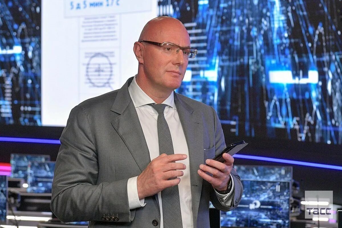 заместитель дмитрия чернышенко