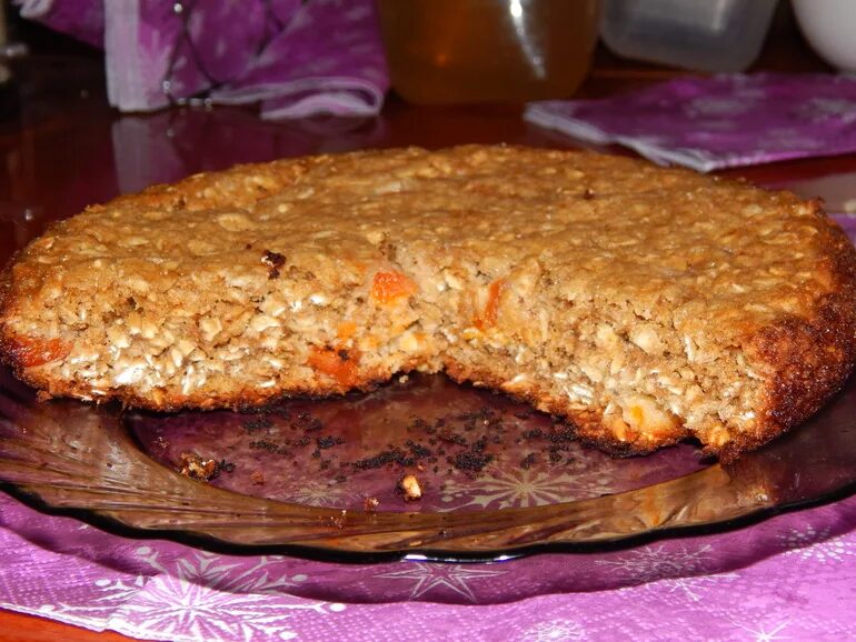 овсяное печенье с изюмом. печенье из овсяной муки. печенье из овсяных хлопьев. галета из овсяных хлопьев. овсяное печенье из геркулеса.