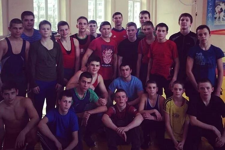 Футбольные празднования в честь. Сайт бгуор. Коненкова 10а поле футбольное. Соревнования по бегу. Фк см.