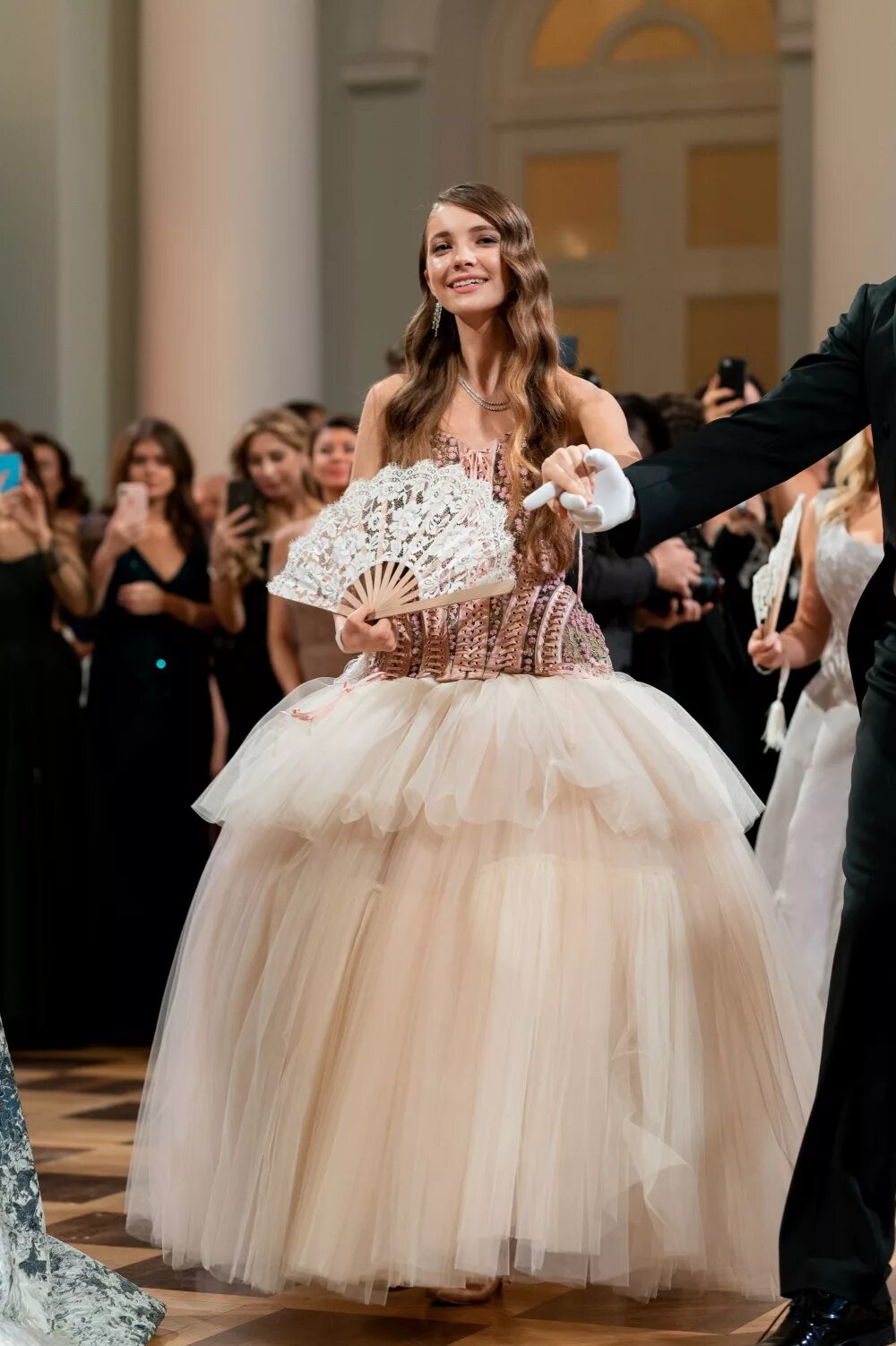 бал дебютанток татлер. бал дебютанток 19 века. бал дебютанток tatler 2019. слушать бал дебютанток. слушать бал дебютанток.