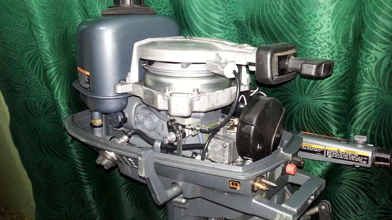 Лодочный мотор ямаха 5 л с. Лодочный мотор Yamaha 5. Мотор Ямаха 5 2х тактный. Лодочный мотор Ямаха 5. Лодочный мотор Ямаха 5л.с. двухтактный,.