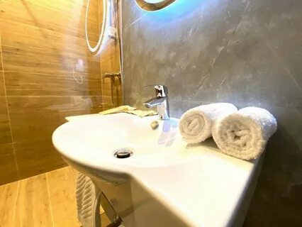 White peak hotel