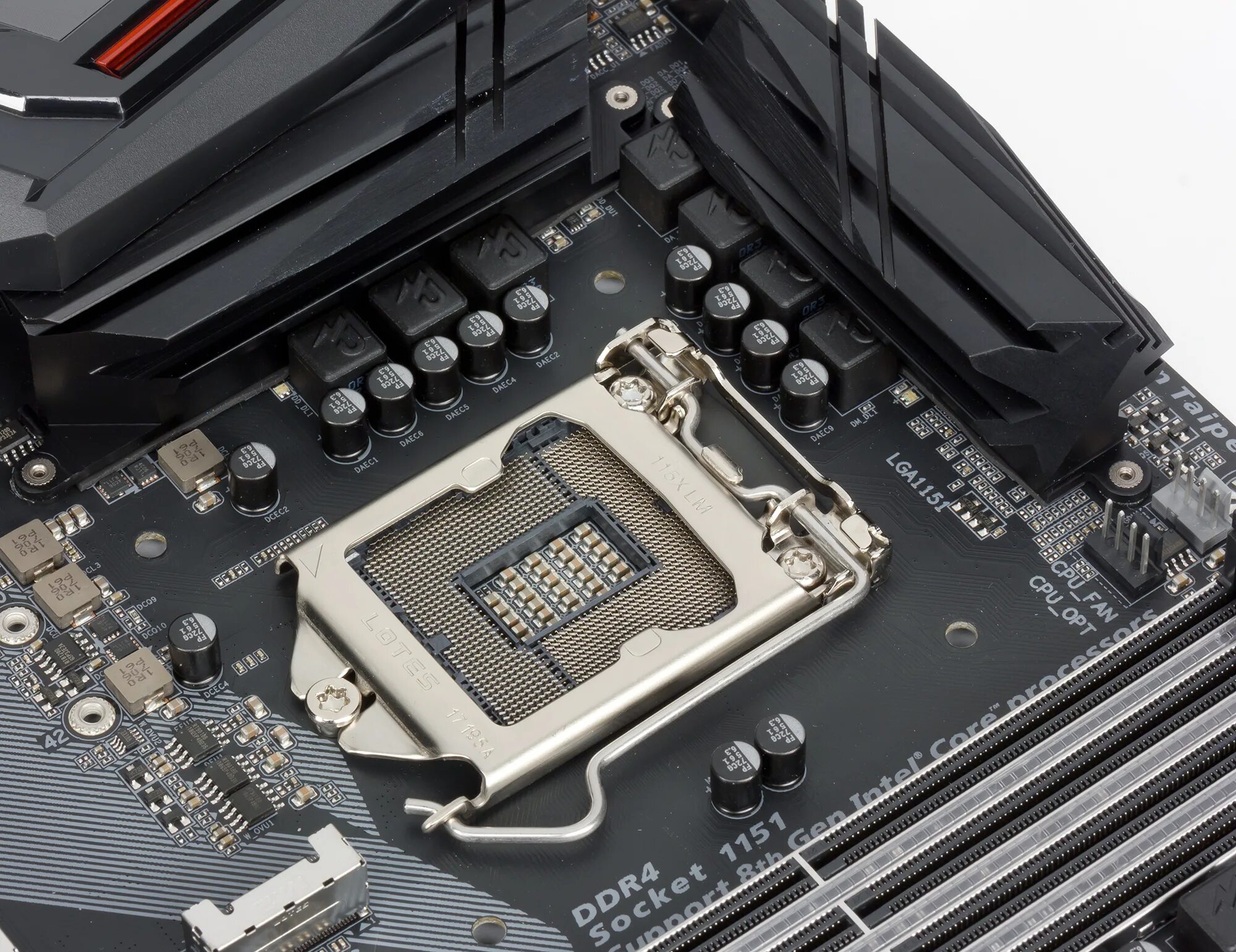 1151v2 лучший процессор. Сокет 1151. процессоры для lga 2066 socket. socket 1151. материнская плата сокет 1151 и для твердотельного накопителя.
