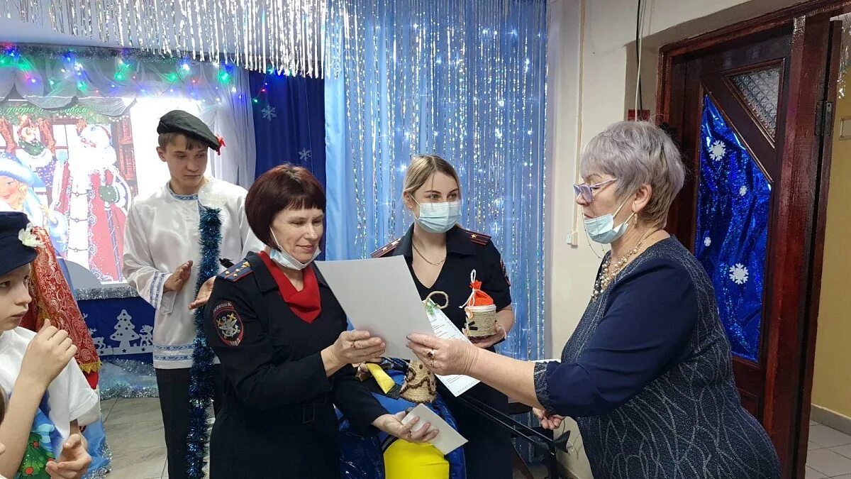 стадион для байкеров. путин в большом камне сентябрь 2022. день города усолье-сибирское 2022. мэр усолья-сибирского. население усолье-сибирское на 2022.