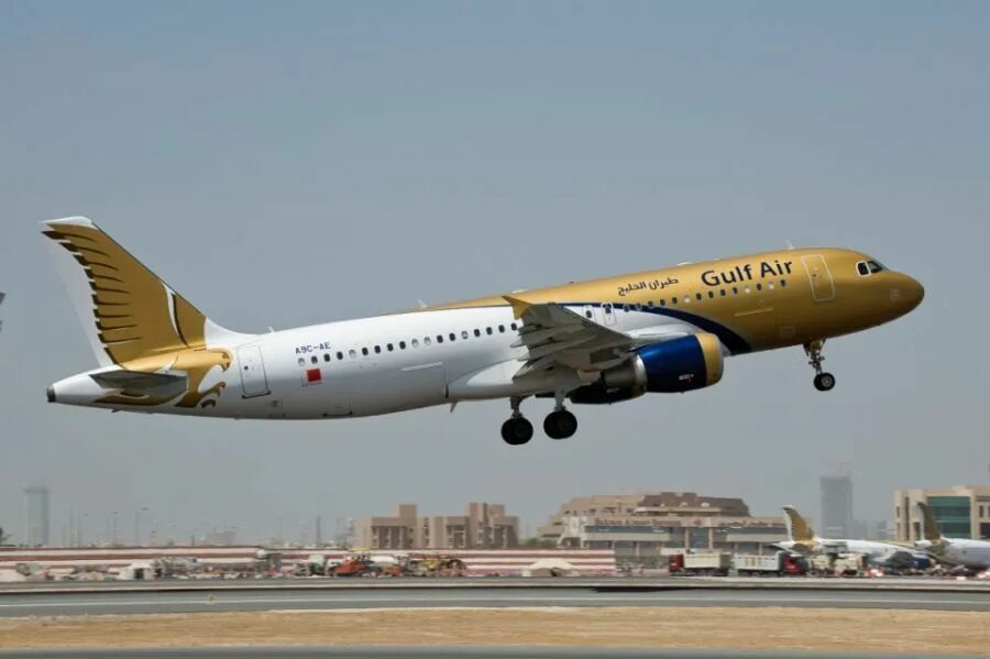 Авиакомпания gulf air. Airbus a320 gulf air. Гульф эйр самолеты. Гульф эйр самолеты. Gulf air бахрейн.