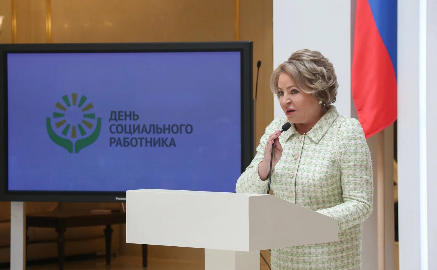 Программа сенатор. Сенат россия 24. Ведущие программы сенат россия 24. Россия 24 сенат ведущие. Программа сенатор.