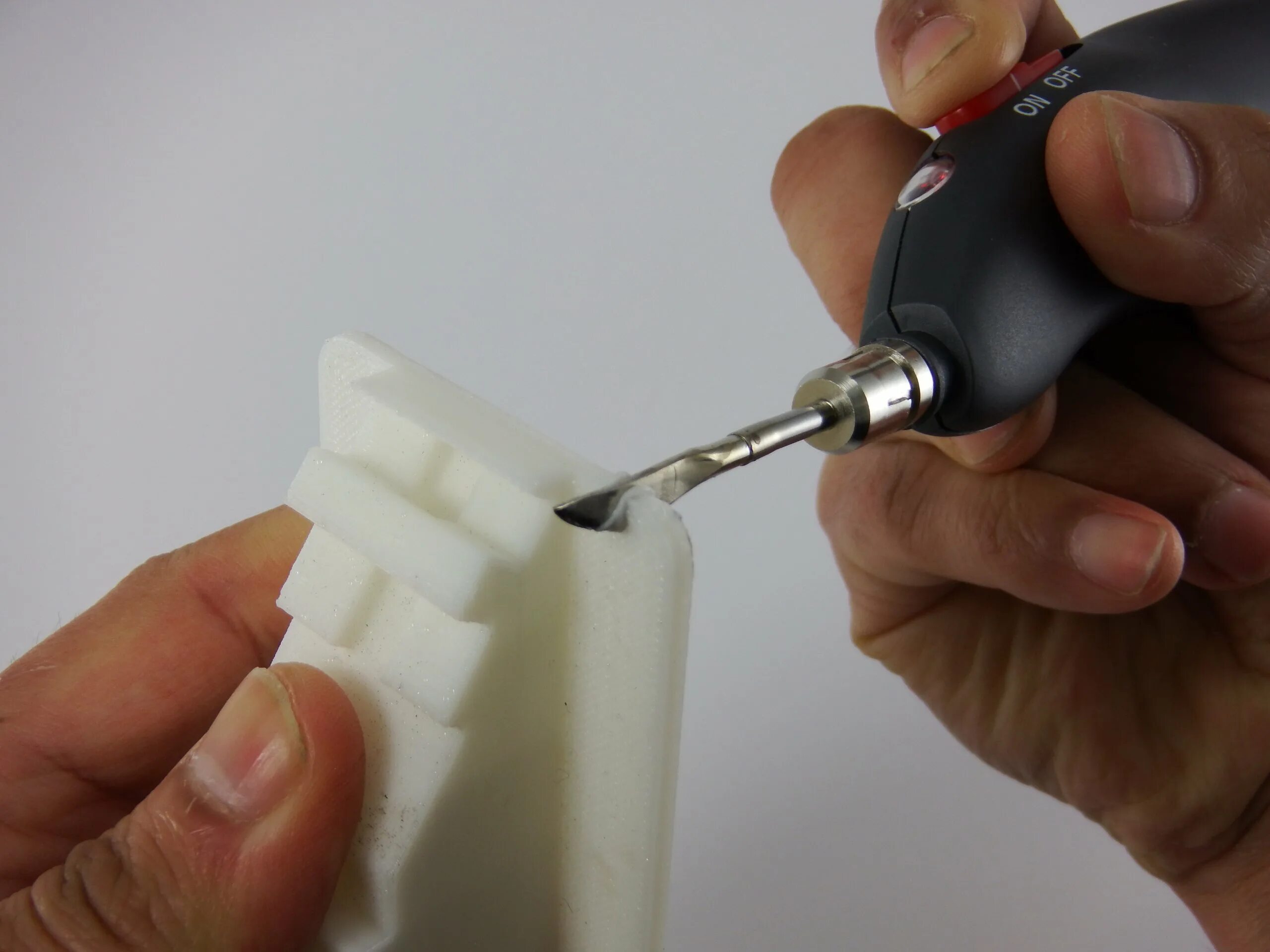 Шлифовка 3d моделей из пластика. Зачистка шкуркой 3д печать. Постобработка 3д печати. Шлифовка 3д модели. Постобработка детали.