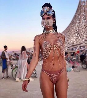 Best Outfits of Burning Man 2019.