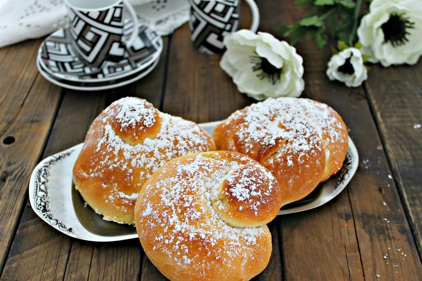 Аппетитные булочки. Сдобная булочка. Вкусные воздушные булочки. Аппетитные булочки. Аппетитные булочки.