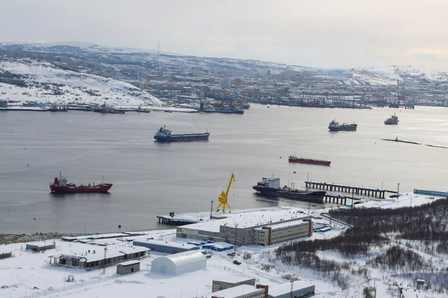 Мурманский терминал. Угольный порт Лавна Мурманск. Морской порт Лавна Мурманск. Порт Тулома Мурманск. Мурманская область порт Лавна.