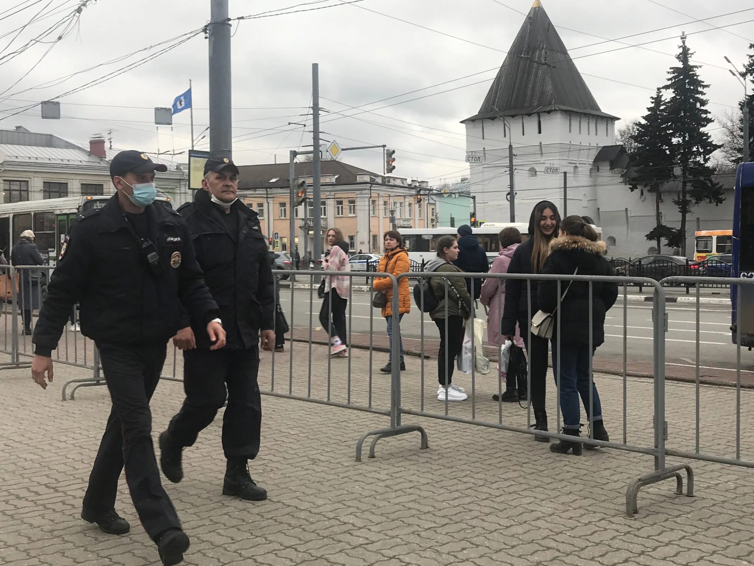 Почему сегодня включили сирену. Мобилизация в Ярославле. Мобилизованные Ярославль. Ярославль люди. Митинги в Ярославле против мобилизации в Украине.