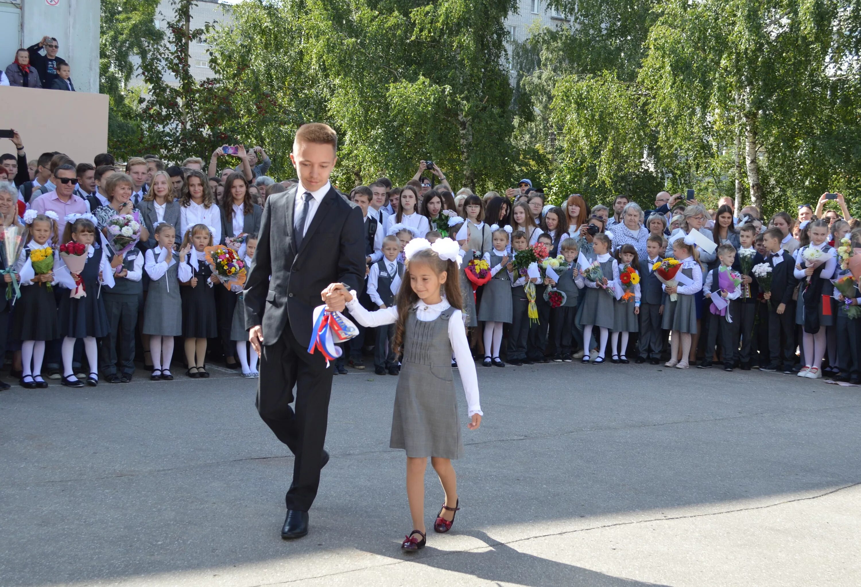 Сколько школ в нижнем новгороде. Школа 84 Нижний Новгород. Школа 70 Нижний Новгород. Школа 70 Нижний Новгород учителя. Школа 78 Нижний Новгород Сормовский район.