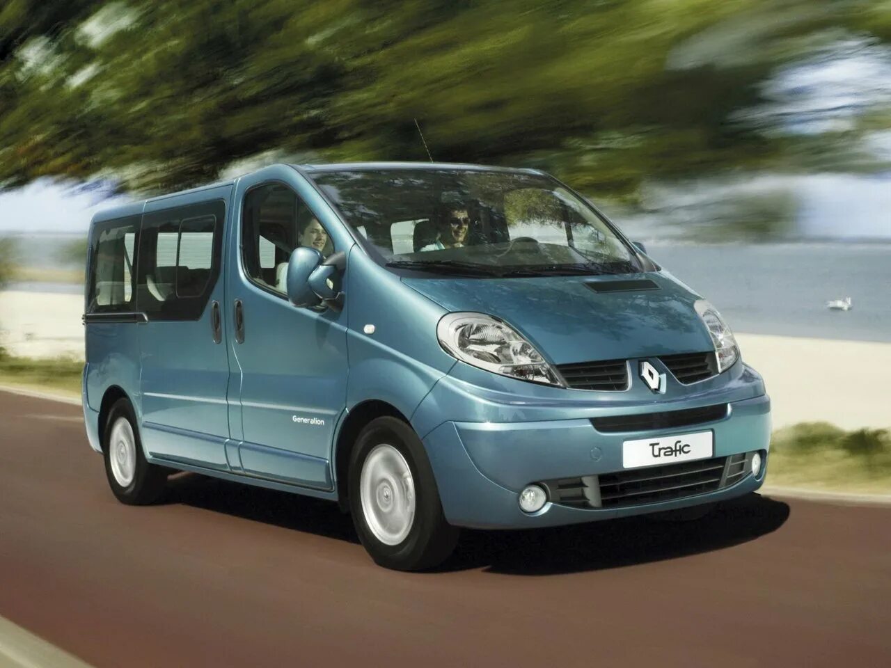 Рено трафик 1.6. Renault Trafic 2 поколение. Рено трафик 2006. Минивэн Рено трафик. Renault Trafic II Рестайлинг.