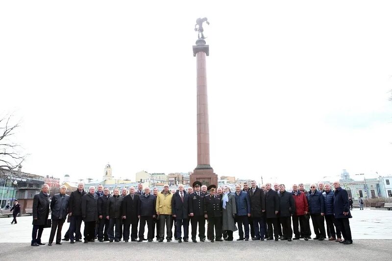 Возложение исполнения