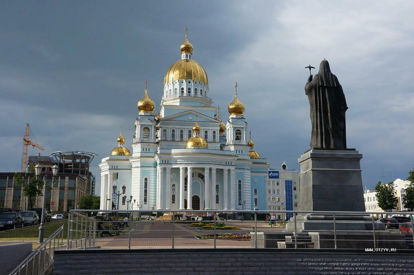 Саранск достопримечательности. Saransk достопримечательности. Памятник Ушакова Саранск. Город саранск отзывы