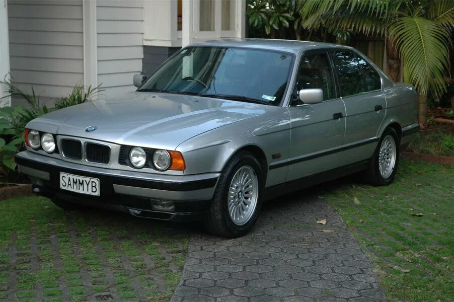 Купить б/у BMW 3 серии III (E36) 320i 2.0 AT (150 л.с.) бензин автомат в Москве: