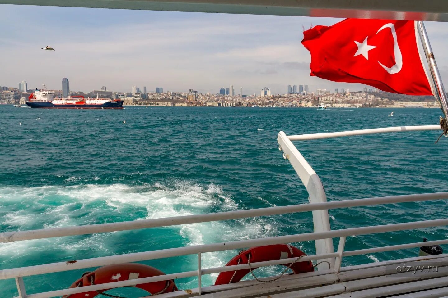 Стамбул в апреле. Стамбул 2019. Стамбул Coral Energy. Стамбул в апреле фото.