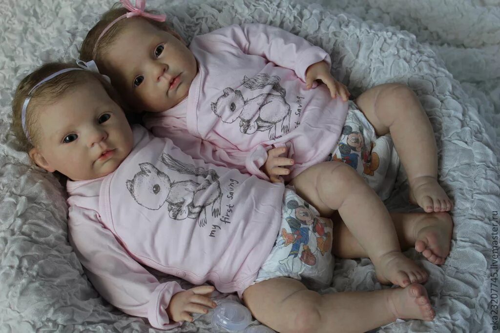 Кукла реборн валберис кукла. Кукла младенец реборн Лоретта. Валберис куклы реборн близняшки.