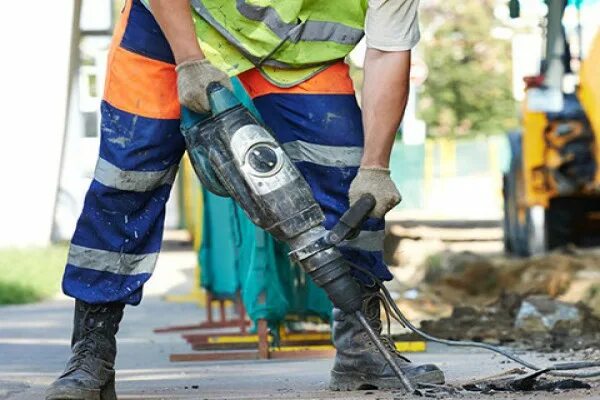 уборка снега с крыш.