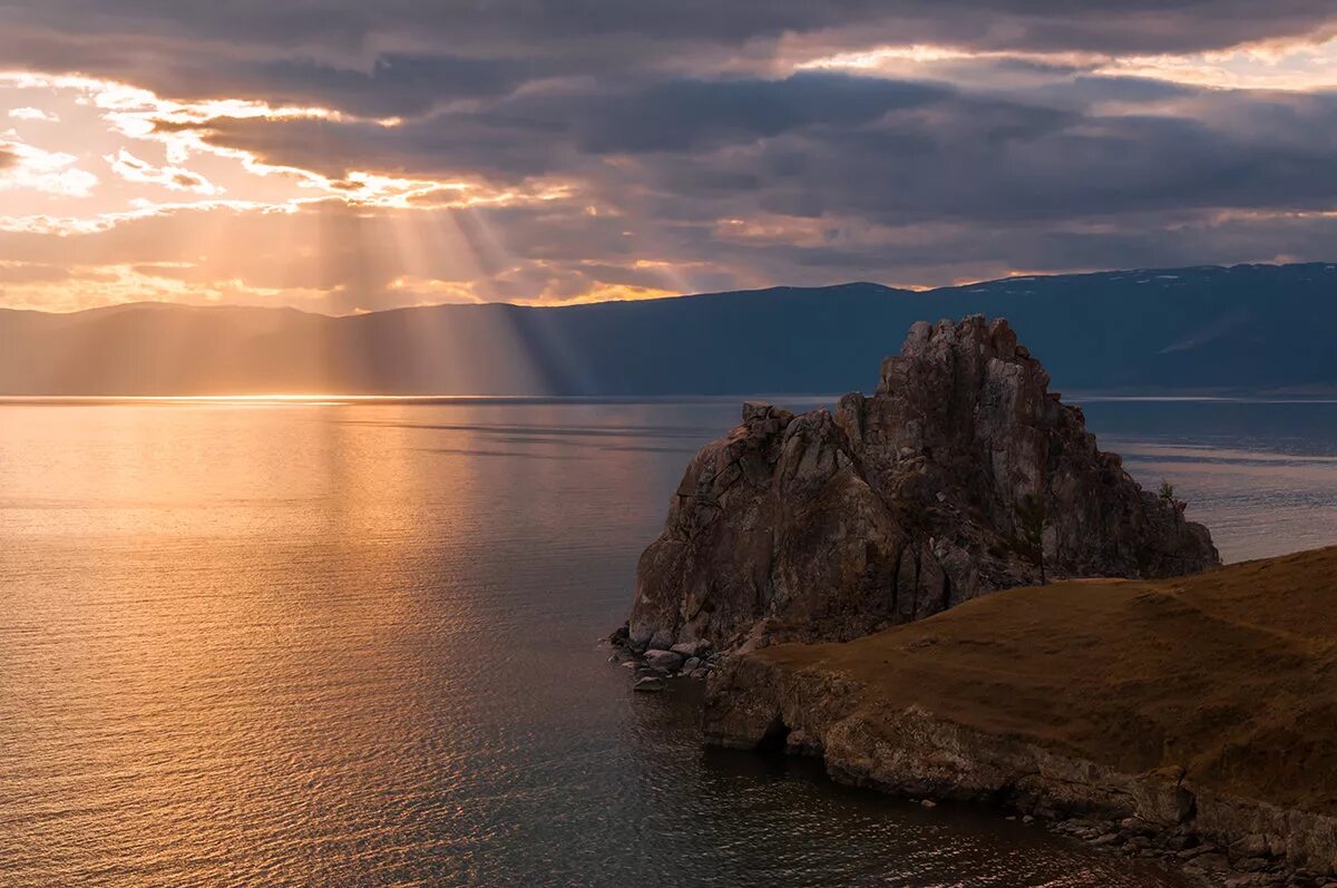 загадочный байкал. байкальская воронка байкал чертова. байкал в тумане. загадочный байкал. загадочный байкал.