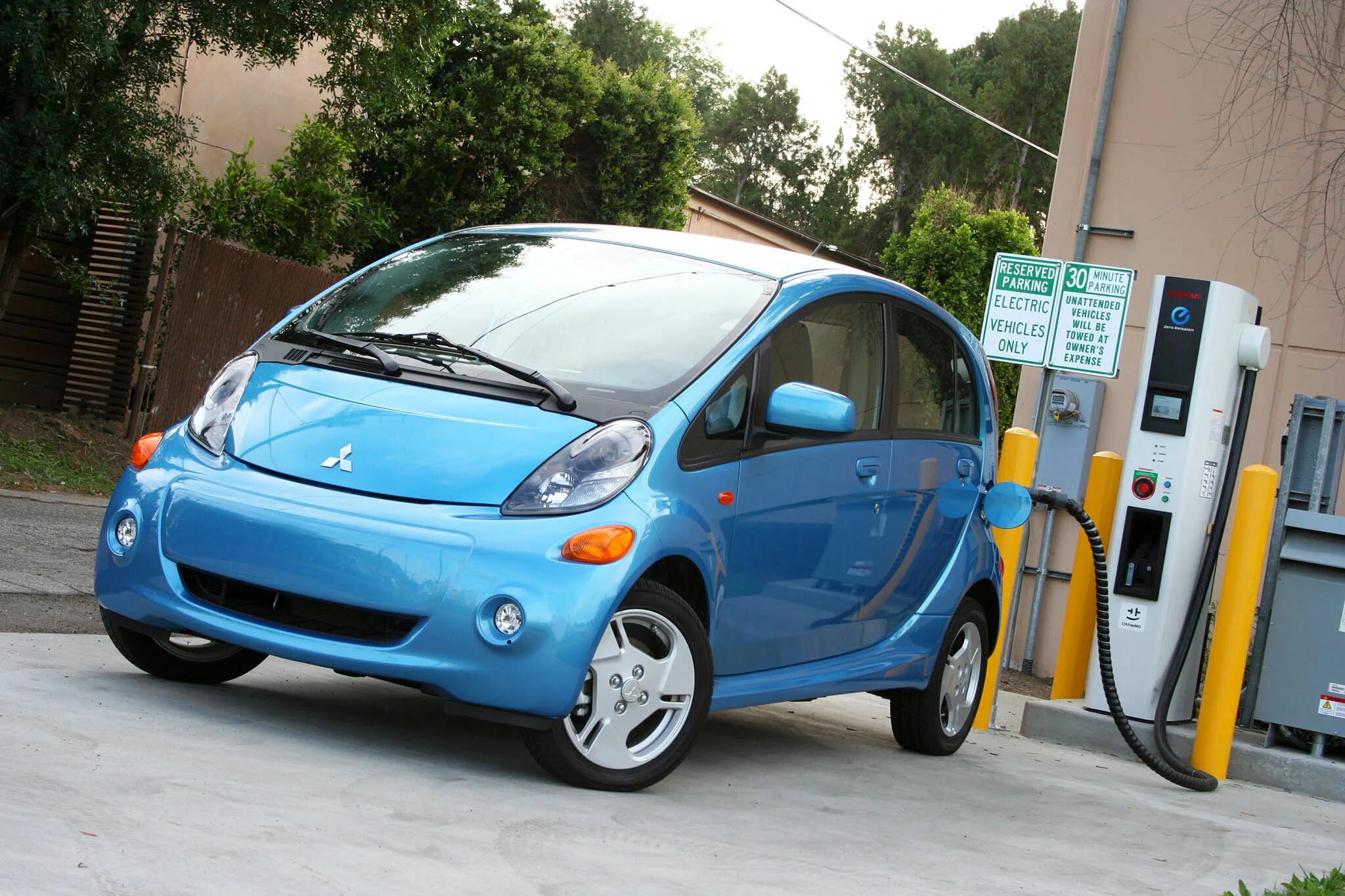 Электромобиль. Mitsubishi i MIEV. Mitsubishi i-MIEV 2020. Mitsubishi i MIEV России. Mitsubishi i-MIEV 16.