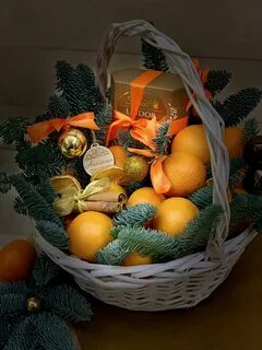 Корзинка с мандаринами