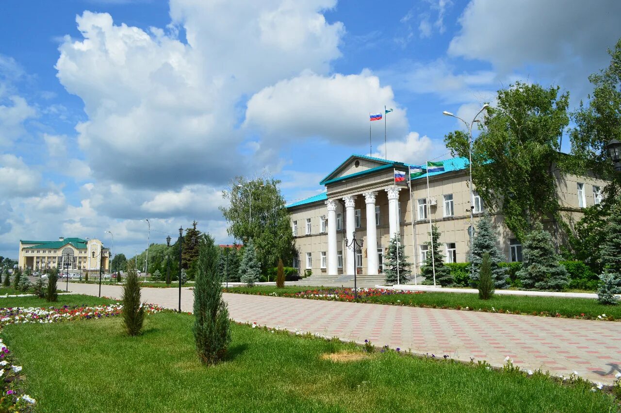 Респ башкортостан мелеузовский р н. Площадь города мелеуз. мелеуз башкортостан. площадь города мелеуз башкортостан. мелеуз центр города.
