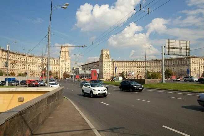 Почему стоит ленинский. Ленинский проспект 2005 год. Площадь Гагарина Ленинский проспект. Ленинский проспект Москва. Ленинский проспект Санкт-Петербург.