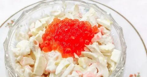 Салат с крабовыми палочками икрой и креветками