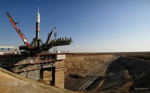 В каком году был построен космодром байконур