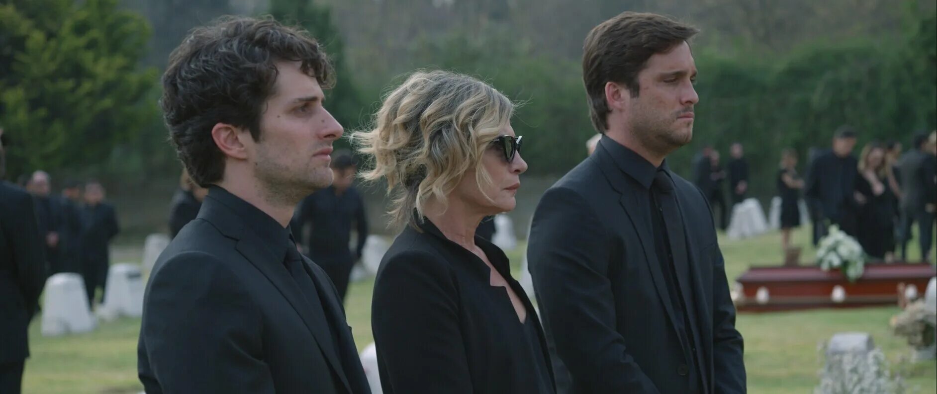 нацистский новый порядок. ф новый порядок. фашистский новый порядок. новый порядок" мишеля франко 2020. любовь вне правил фильм 2008.