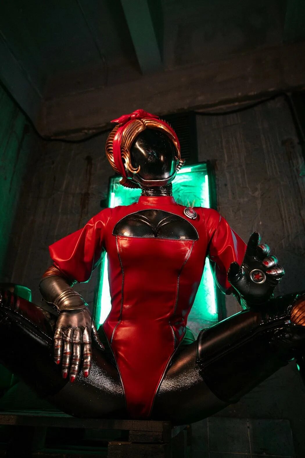 Atomic heart доставьте цистерну. Атомик харт cosplay. атомик харт близняшки косплей. atomic heart близняшки cosplay.