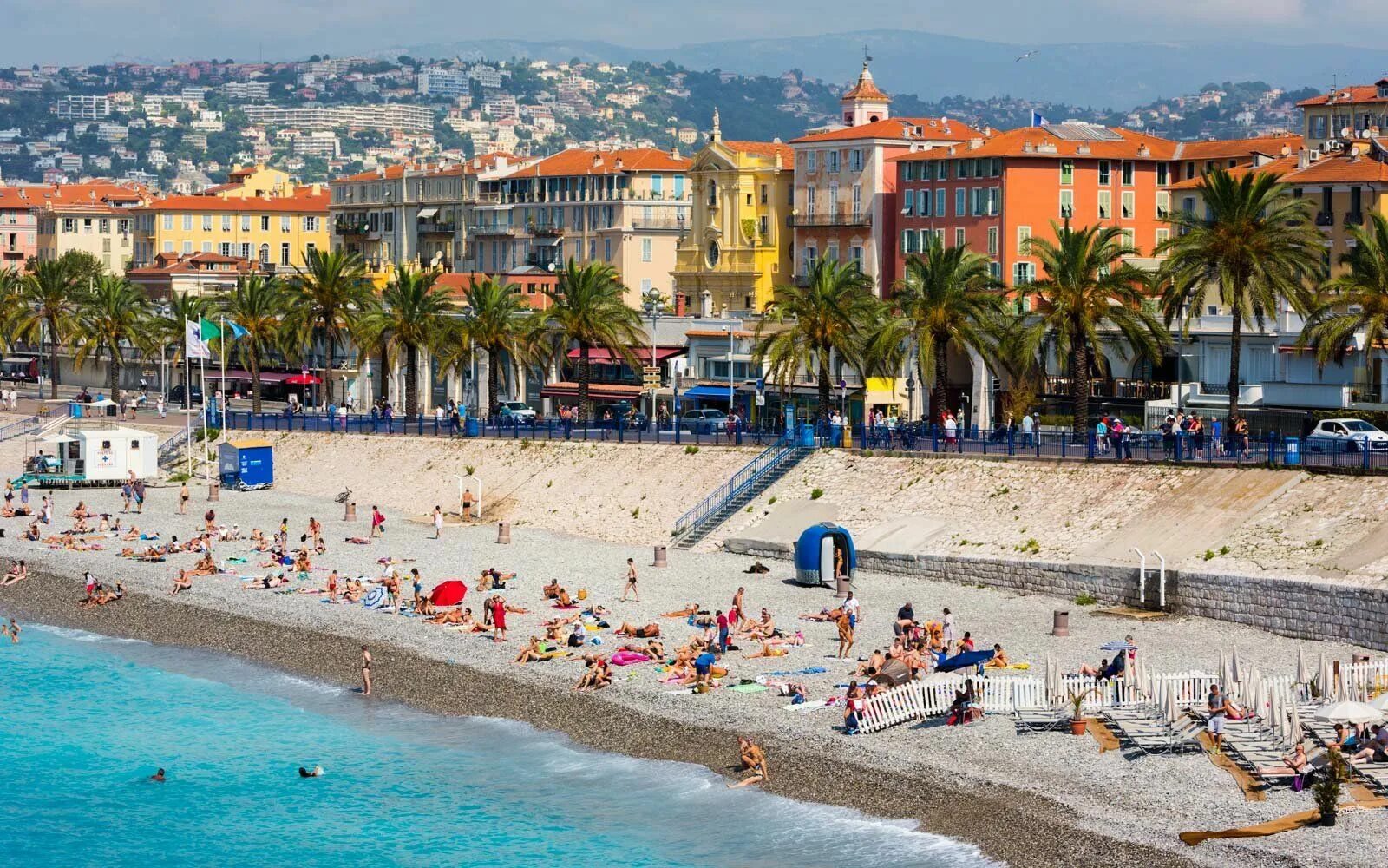 Nice beach. Ницца Лазурный берег пляж. Лазурный берег Франции Ницца. Пляжи лазурного берега Франции. Ницца Лазурный пляж.