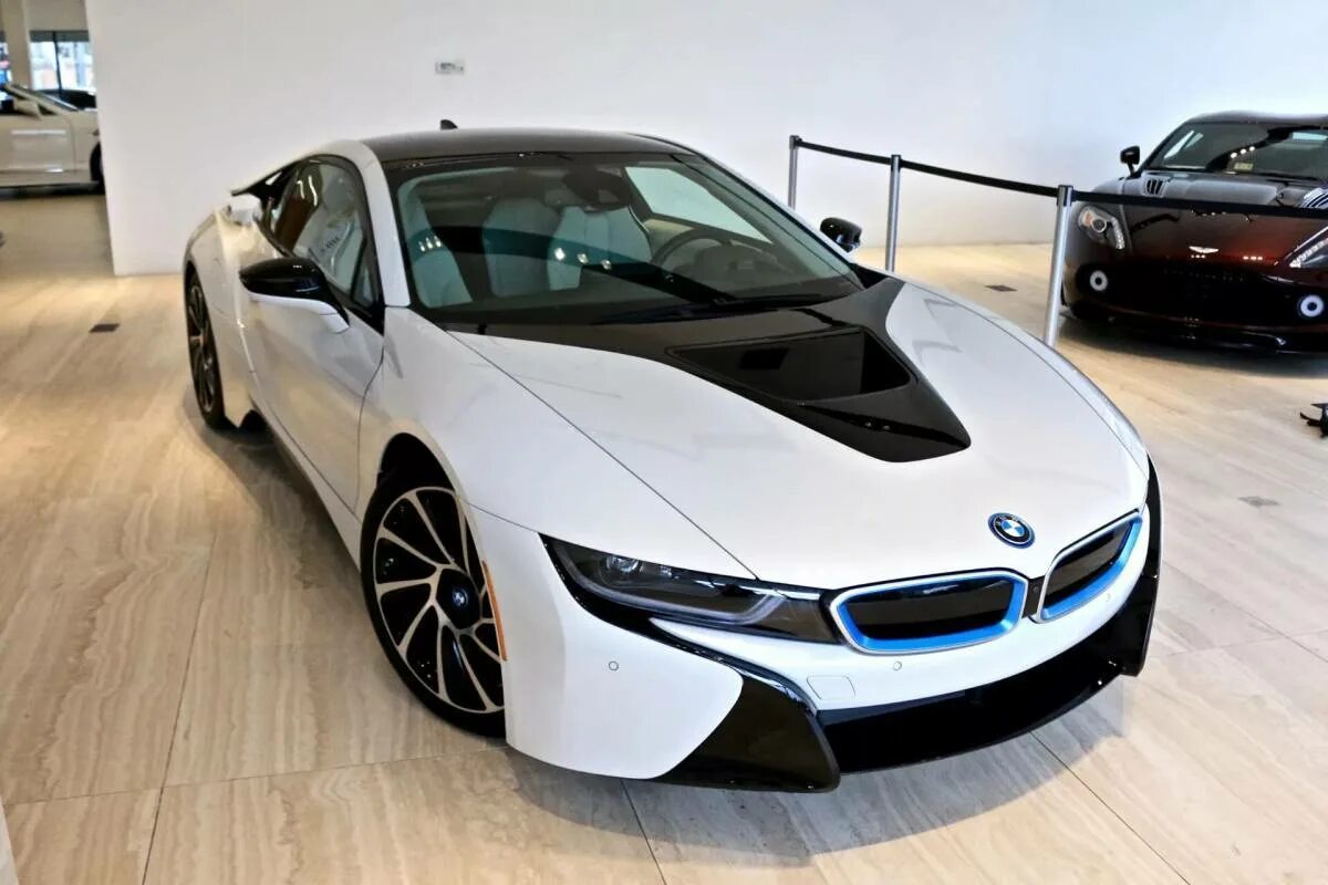 BMW i8. BMW i8 белая. BMW i8 2021. БМВ i8 2017.