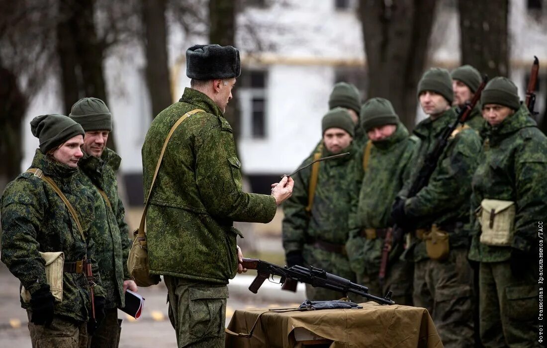 Переговоры военных россии. Русские военные. Российская армия. Войска России на Украине 2022. Российские военные на Украине 2022.