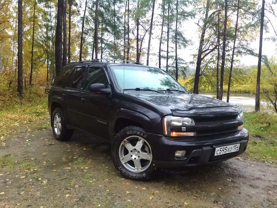 Шевроле трейлблейзер поколения. Chevrolet trailblazer 1. Chevrolet trailblazer 2008. Chevrolet trailblazer 4.2. Шевроле Трейлблейзер 2003 года.