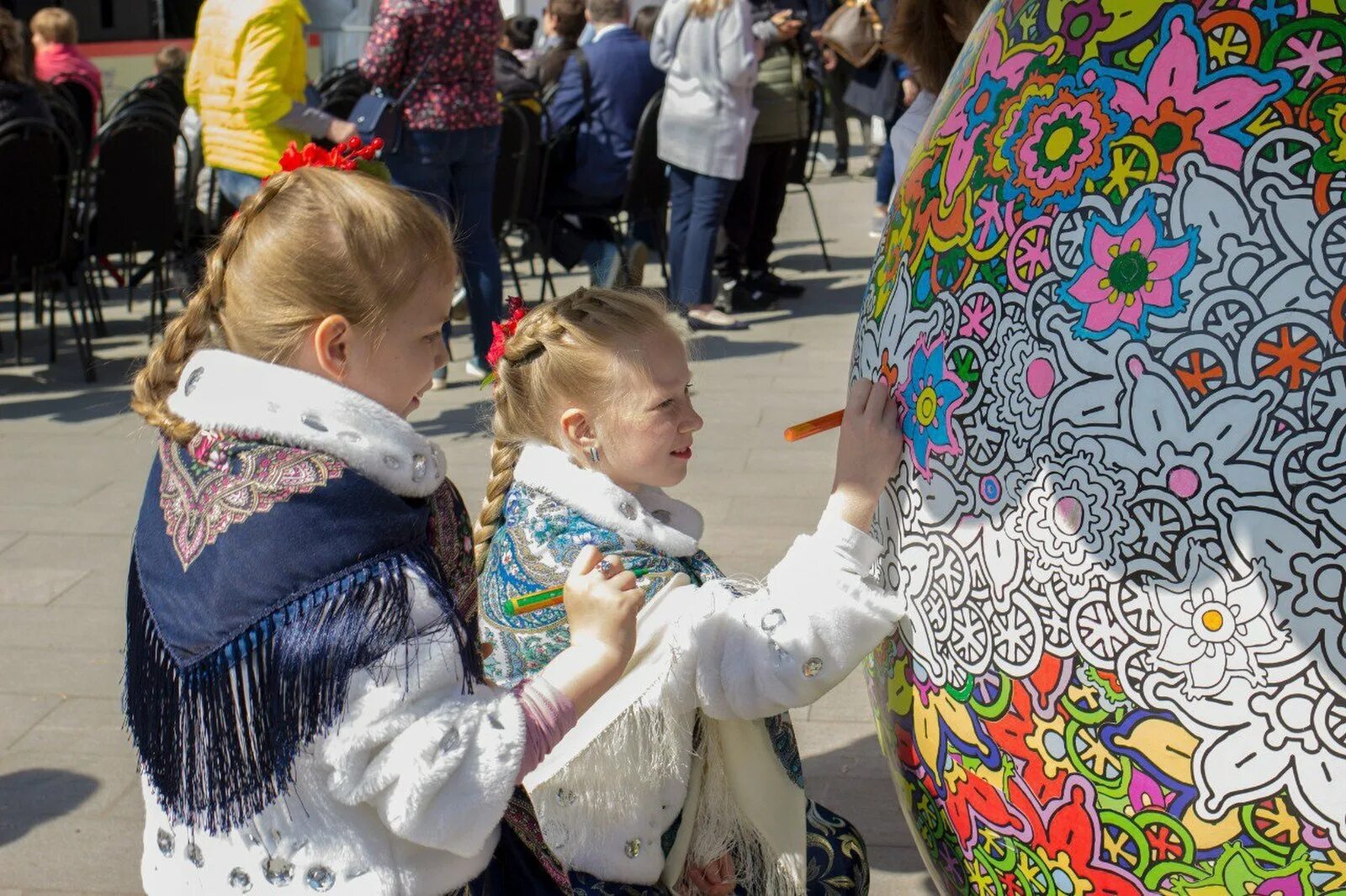 14 15 апреля москва. Пасха фестиваль. Экспозиция к Пасхе. Городской праздник. Выставка пасхальных яиц.