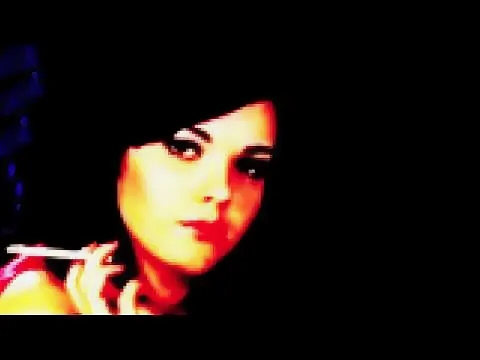 Курит в кровати за сериалом. Девушка курит в кровати. Курит в постели. Девушка курящая на кровати. Женщина курит в кровати.