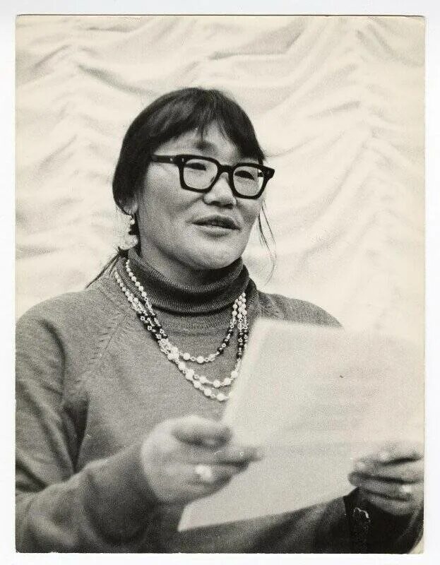 чукотская поэтесса. кымытваль. чукотская поэтесса. чукотская поэтесса. поэтессы чукотки.