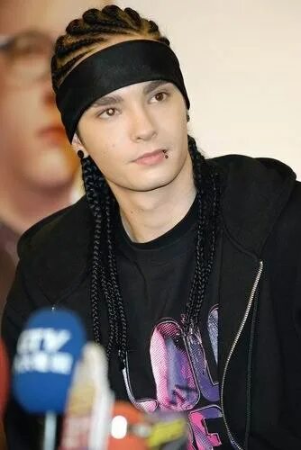 Том каулитц руки. Tom kaulitz 2010. том каулитц 2010. tom kaulitz 2009. tom kaulitz 2012.