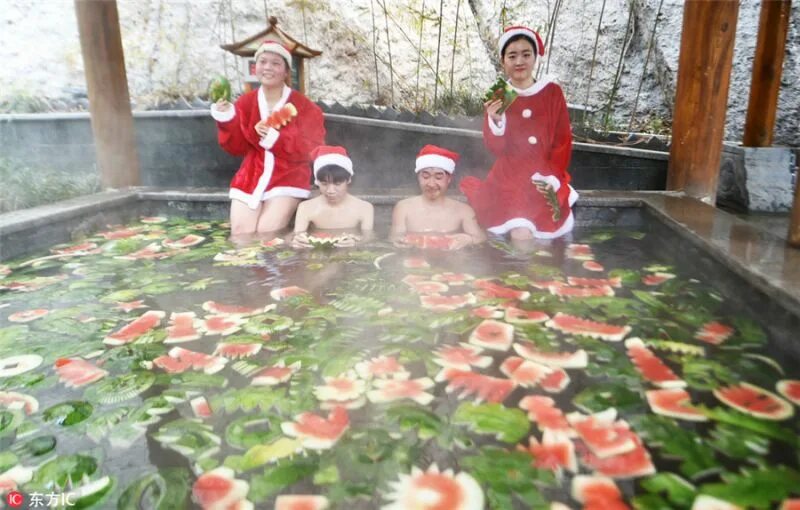 Новые китайские бассейны. Бассейн в китае. Бассейн в китае. Новые китайские бассейны. Вилла в китае.