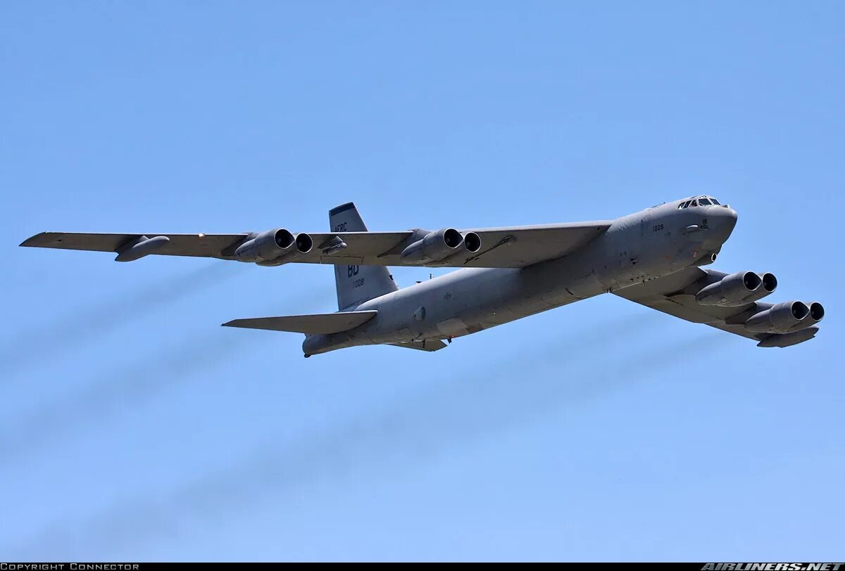 B 52h. B-52h ВВС США. США Boeing b-52h Stratofortress. Самолёт бомбардировщик b1b. Boeing b-52 Stratofortress.