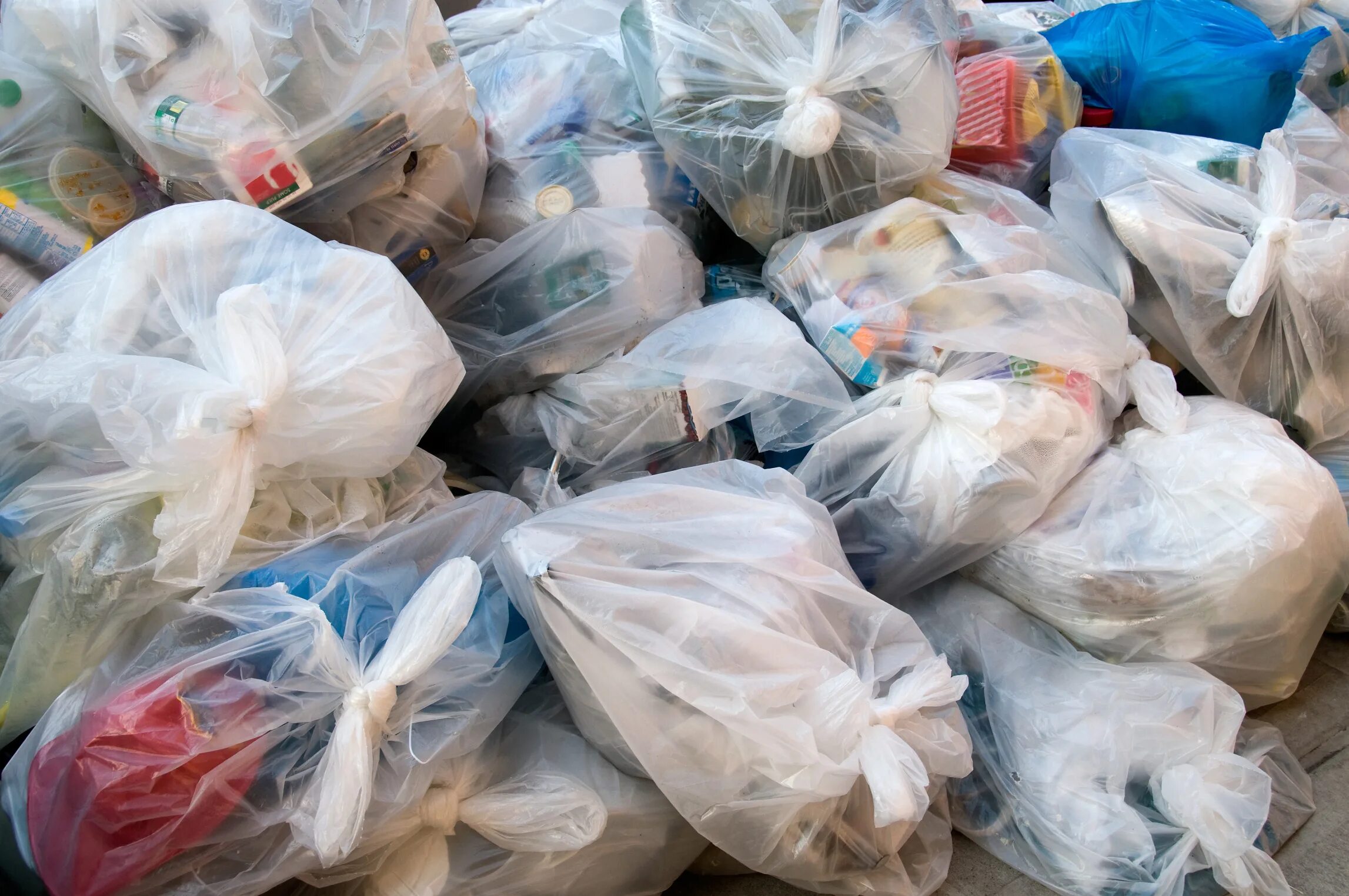 что является источником твердых бытовых отходов. промышленные отходы источники. отходы нефтешлама. понятие твёрдых отходов. отходы по источнику образования.