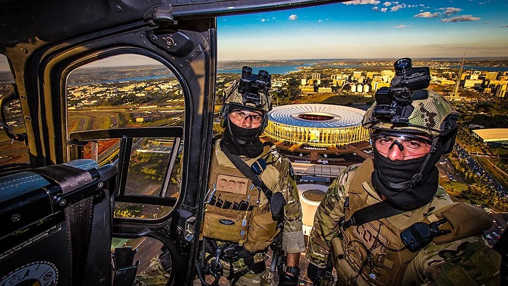 Com comando de voz. GRUMEC спецназ. Тактическая операция. Brazilian Special Forces. GRUMEC Brazilian Navy Special Forces Combat Divers.