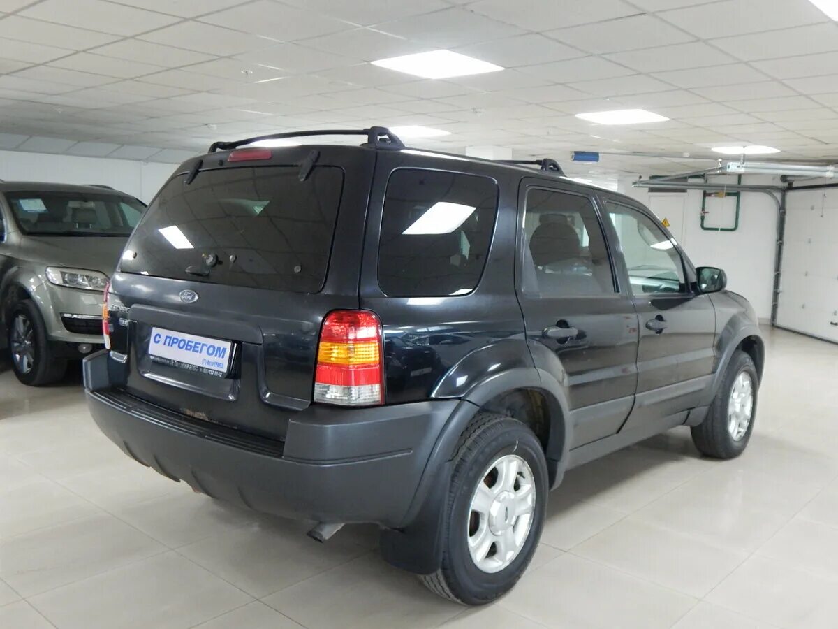 Автомобили с пробегом в калининграде. Ford Escape 2002. Форд Эскейп 2002 3 литра. Форд Эскейп 2002. Ford Escape 2002 лампы.