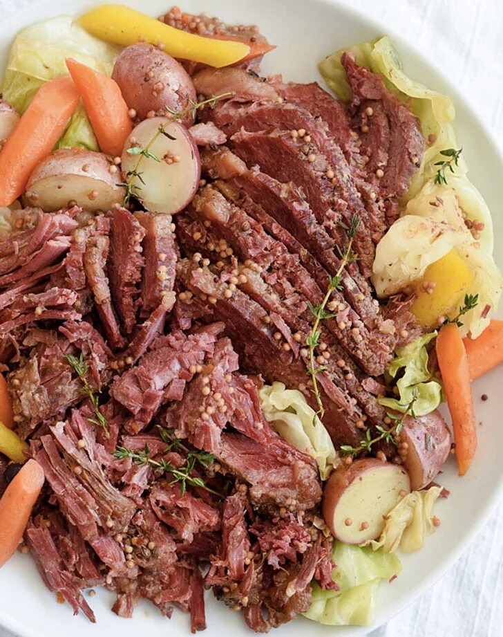 Гарнир к говядине. Рецепт мяса без гарнира. Рецепт мяса без гарнира. Рецепт мяса без гарнира. Бифштекс по деревенски с луком.