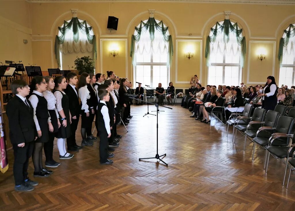 1 павловская гимназия. АНО Павловская гимназия. Павловская гимназия СПБ. Павловская гимназия внутри. Оркестр Николаева в гимназии 209.