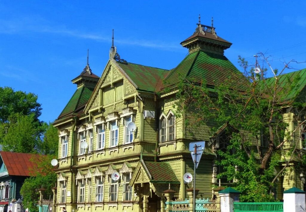 дом купца сапожникова кострома. дом купца сапожникова кострома. дом купца соколова судиславль. дом сапожникова в гороховце. «дом купца сорокина».