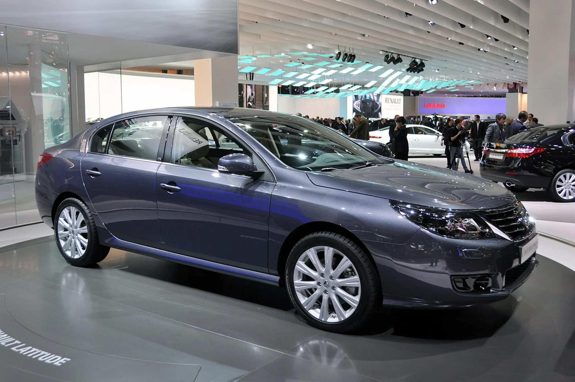 Latitude обзор. Renault latitude. рено латитуде 2011. рено латитьюд. рено латитьюд 2025.