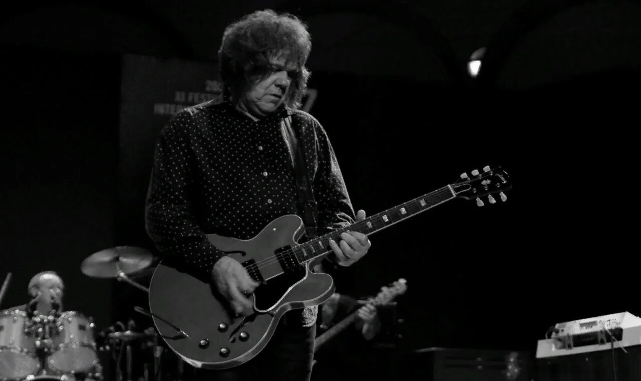 Гэри мур. Гэри мур фото. Блюзы гари мура слушать. Gary moore в молодости. Гэри мур.